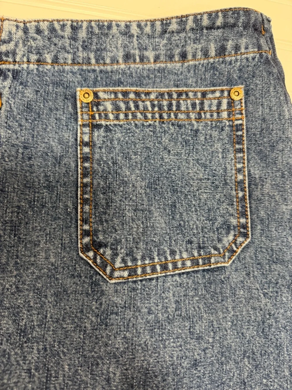 COVINGTON Denim Skirt Blue Lace-Up Front 100% Cotton Knee Length Skirt Size 18